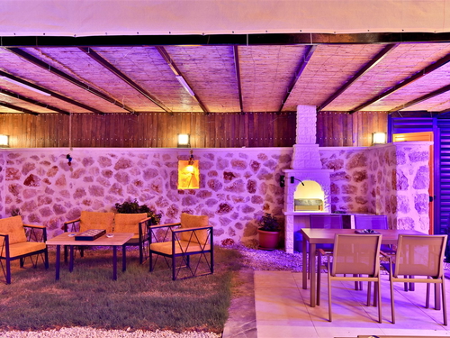  gece  -  Kasım
  | Kalkan Patara’da Jakuzili ve Korunaklı Özel Havuzlu Villa